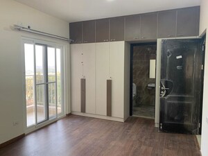 Room in 2.5 BHK Apartment at Shriram Luxor, Hennur Road – for Rent