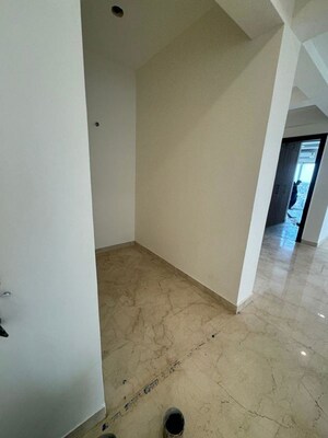 Room in 4 BHK Apartment at 3C Lotus 300, Sector 107 – for Rent