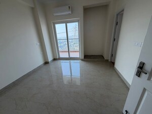 Room in 3 BHK Apartment at Shree Vardhman Victoria, Sector 70 – for Sale