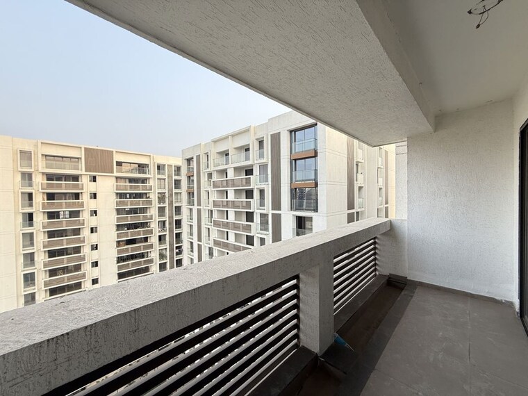 Balcony, gail colony 3 Bedroom 2525 Sq.Ft. Apartment In Gail Colony Surat 10374980