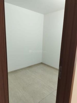 Room in 2 BHK Apartment at Omaxe Lake, North Mullanpur – for Rent