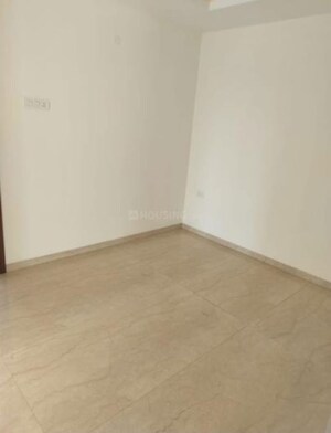 Room in 2 BHK Apartment at Omaxe Lake, North Mullanpur – for Rent