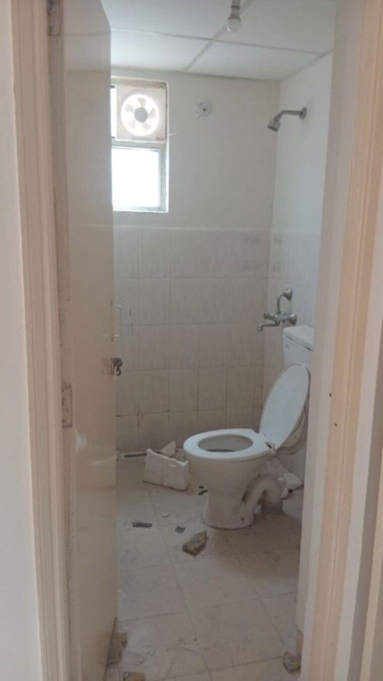 Bathroom, rof-aalayas 2 Bedroom 600 Sq.Ft. Apartment In Sector 102 Gurgaon 10375115