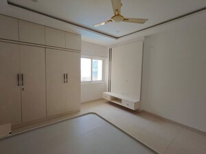 Room in 3 BHK Apartment at Rajapushpa Provincia, Narsingi – for Rent