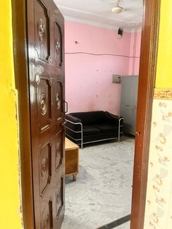 2 BHK + Pooja Room,Study Room,Extra Room,Basement,Store Room Apartment For Rent in Golf Gardenia