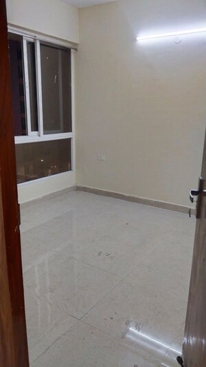 Room in 2 BHK Apartment at Signature The Millennia 3, Sector 37d – for Rent