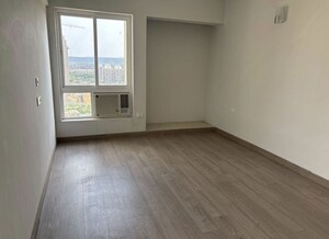 Room in 3 BHK Apartment at Silverglades The Melia, Sohna Sector 35 – for Rent