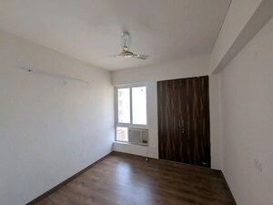 Room in 3 BHK Apartment at Silverglades The Melia, Sohna Sector 35 – for Rent