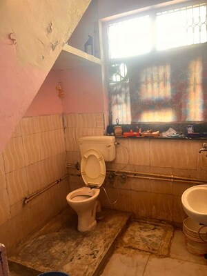 Bathroom in 2 BHK Apartment at Alpha 1 RWA, Alpha 1 Greater Noida – for Rent