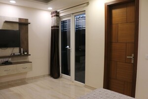 Room in 3 BHK Builder Floor at Malibu Town – for Sale