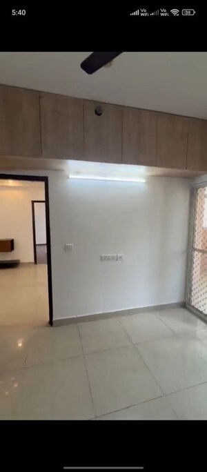 Room in  Apartment at Ajnara Le Garden Prime Tower, Sector 16b Greater Noida – for Sale