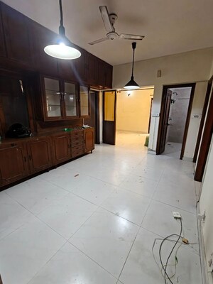 Room in 3 BHK Apartment at Vasant Kunj – for Rent
