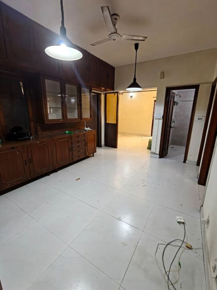 Room, vasant kunj 3 Bedroom 2000 Sq.Ft. Apartment In Vasant Kunj Delhi 10375237