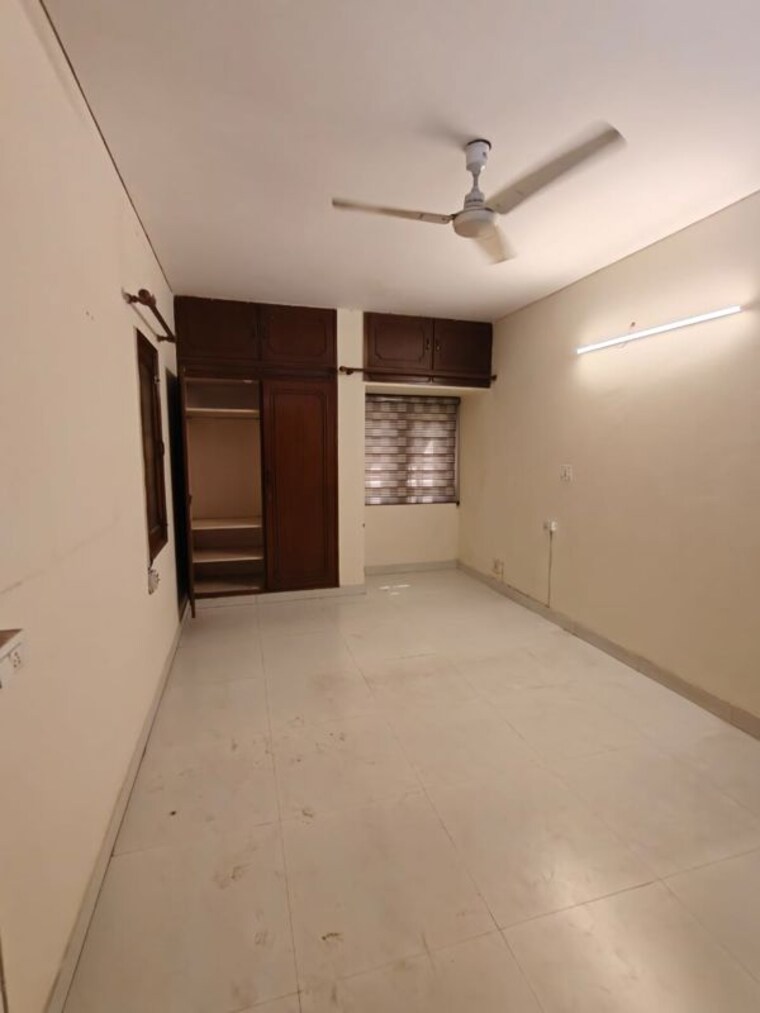 Room, vasant kunj 3 Bedroom 2000 Sq.Ft. Apartment In Vasant Kunj Delhi 10375237