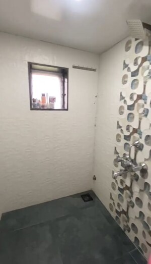 Bathroom in 4 BHK Independent House at Vile Parle West – for Rent