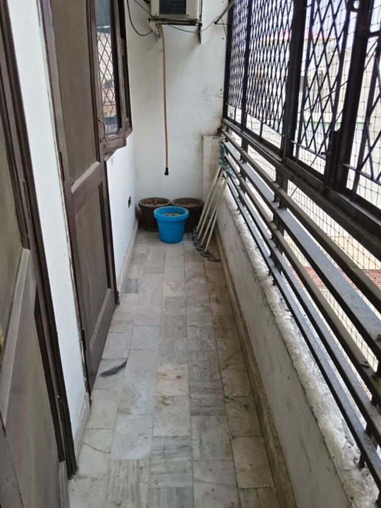 Balcony, mehrauli 3 Bedroom 120 Sq.Yd. Builder Floor In Mehrauli Delhi 10375177