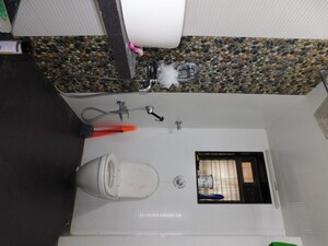 Bathroom in 5 BHK Apartment at Swastik Park, Chembur – for Rent