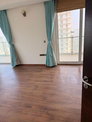 Room in 3 BHK Apartment at Mahindra Luminare, Sector 59 – for Rent