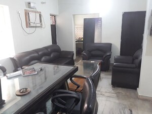 Team Area in 2 BHK Apartment at Amrapali Royal, Vaibhav Khand – for Rent