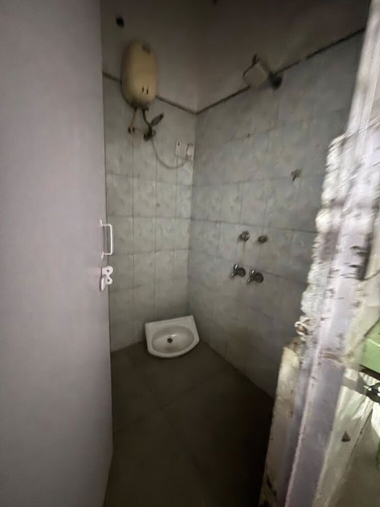 Bathroom, malviya nagar 2 Bedroom 1000 Sq.Ft. Builder Floor In Malviya Nagar Delhi 10375341