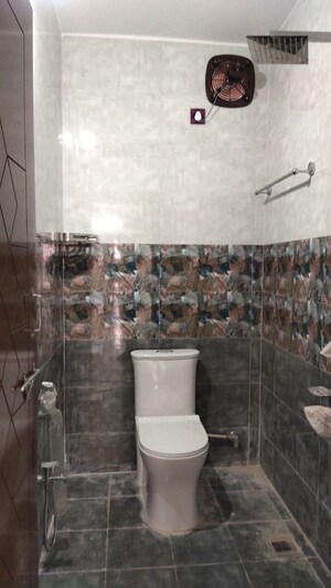 Bathroom in 3 BHK Apartment at Sri Nagar Colony – for Rent