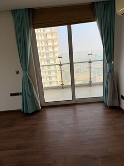4 BHK + Servant Room Apartment For Rent in Mahindra Luminare