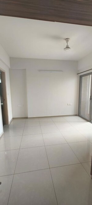 Room in 3 BHK Apartment at Goyal and Co Orchid Greens, Kannur – for Rent