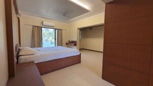 Room in 3 BHK Apartment at High Tide Apartment, Juhu – for Rent