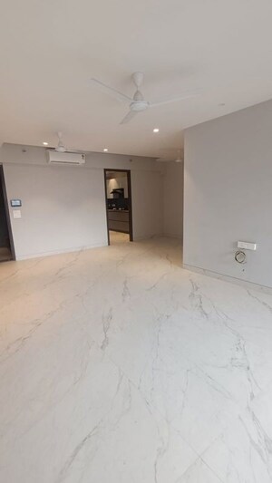 Room in 3 BHK Apartment at ZYJ Sequoia, Santacruz West – for Rent