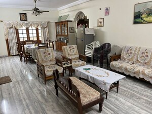 Hall in 3 BHK Builder Floor at Sriram Nagar – for Rent