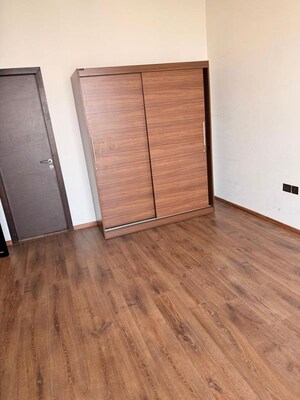 Room in 3 BHK Apartment at Mahindra Luminare, Sector 59 – for Sale