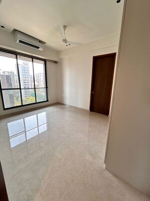 Room in 2.5 BHK Apartment at Vithaldas Nagar – for Rent