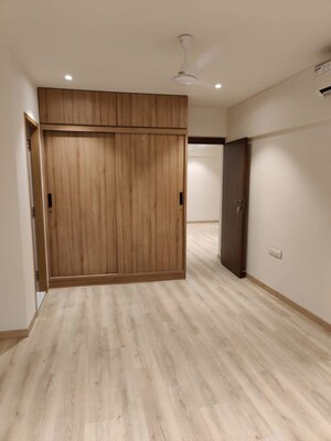 Room in 2 BHK Apartment at Bandra West – for Rent