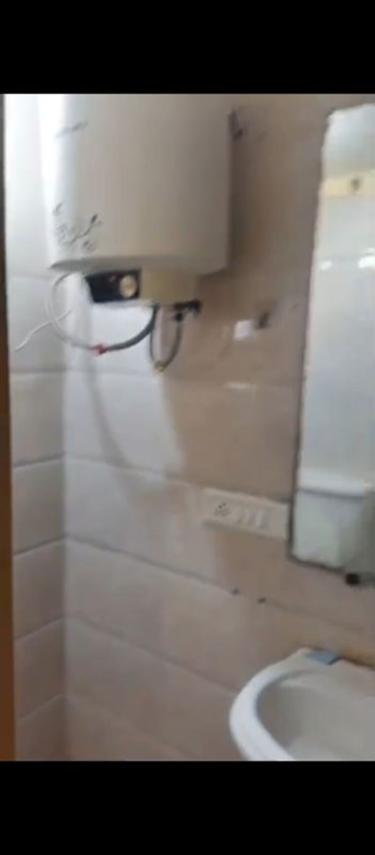 Bathroom, gaur-city-2-16th-avenue 2 Bedroom 890 Sq.Ft. Apartment In Sector 16c Greater Noida Greater Noida 10375423