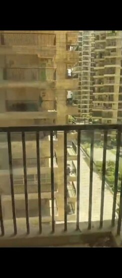 2 BHK Apartment For Sale in Gaur City 2 - 16th Avenue