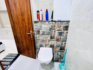 Furnished Amenities in 1 BHK Apartment at Saket – for Rent