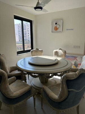 Team Area in 3 BHK Apartment at Kishanpura – for Sale
