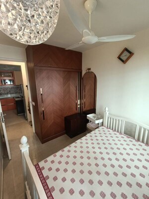 Bedroom in 2.5 BHK Apartment at Sheth Vasant Oasis, Andheri East – for Rent