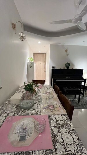 Bedroom in 2.5 BHK Apartment at Sheth Vasant Oasis, Andheri East – for Rent