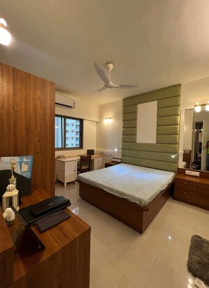 Bedroom in 2.5 BHK Apartment at Sheth Vasant Oasis, Andheri East – for Rent