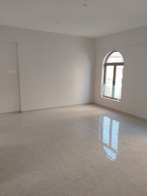 Room in 3 BHK Apartment at Pardis Shangrila, Bandra West – for Sale
