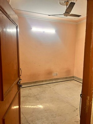 Room in 2 BHK Apartment at Alpha 1 RWA, Alpha 1 Greater Noida – for Rent
