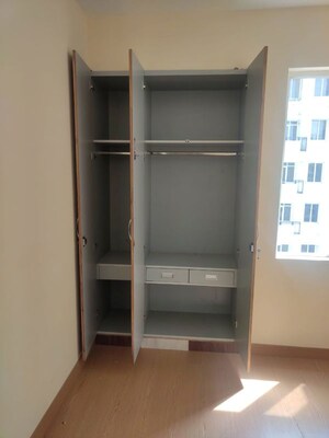 Furnished Amenities in 3 BHK Apartment at Jaypee Green Kosmos Phase II, Sector 134 – for Sale