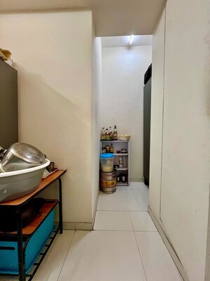 Furnished Amenities in 1.5 BHK Apartment at Lodha Amara, Kolshet Road – for Sale