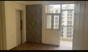 Room in 3 BHK Apartment at Gulmohur Garden, Raj Nagar Extension – for Rent