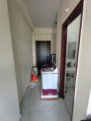 Furnished Amenities in 1 BHK Apartment at Sainik Farm – for Rent