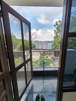 Balcony in 1 BHK Apartment at Sainik Farm – for Rent