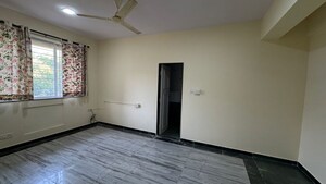 Room in 3 BHK Apartment at Hiranandani Estate, Ghodbunder Road – for Rent