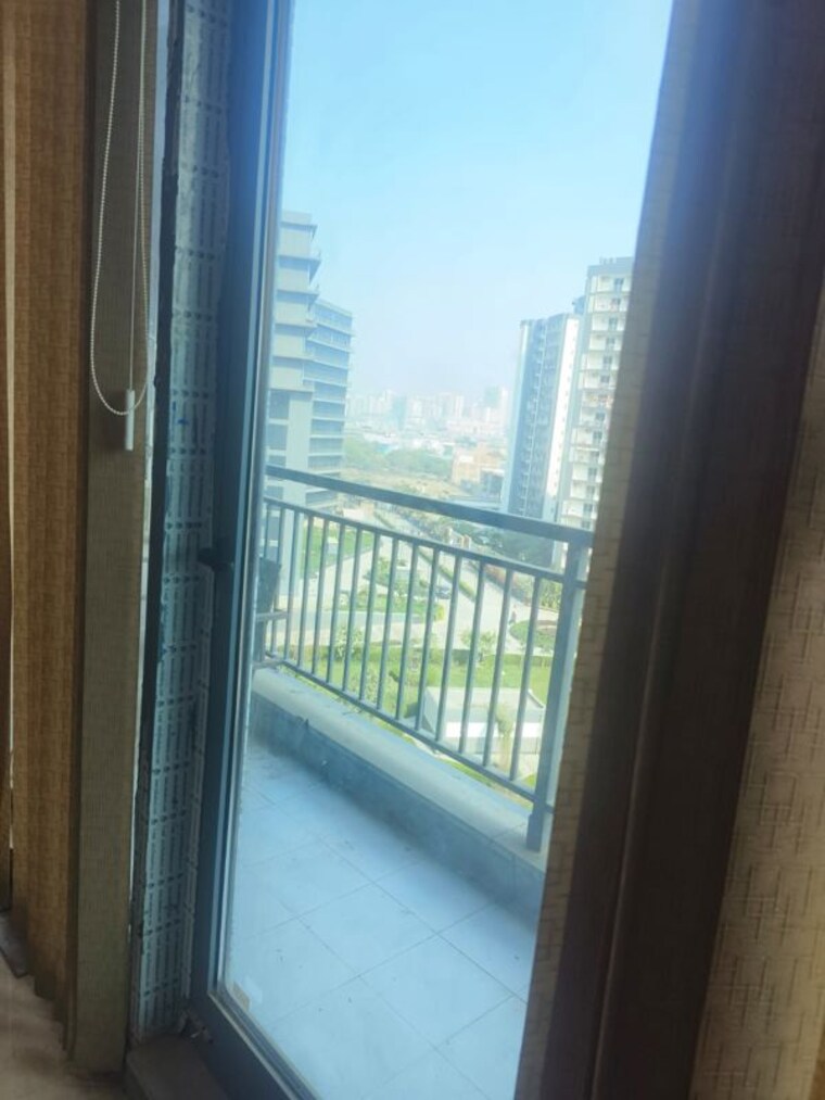 Balcony, gaur-city-center Commercial Office Space 856 Sq.Ft. In Sector 4 Greater Noida Greater Noida 10248364