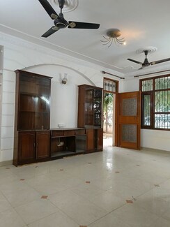 3 BHK Builder Floor For Rent in Unitech Singleton Floors South City